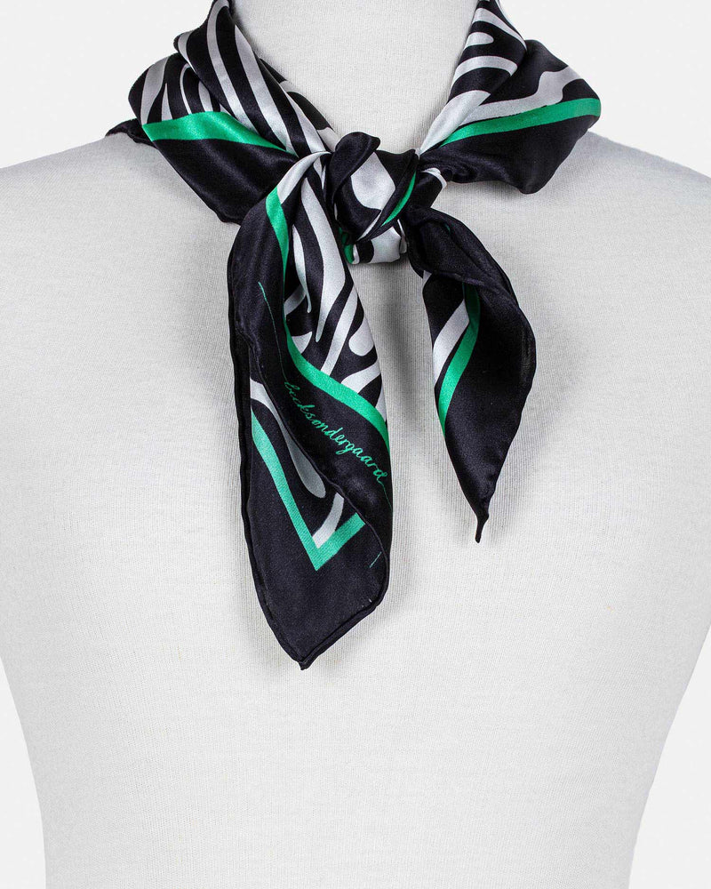 Zelda Sia Scarf Schwarz